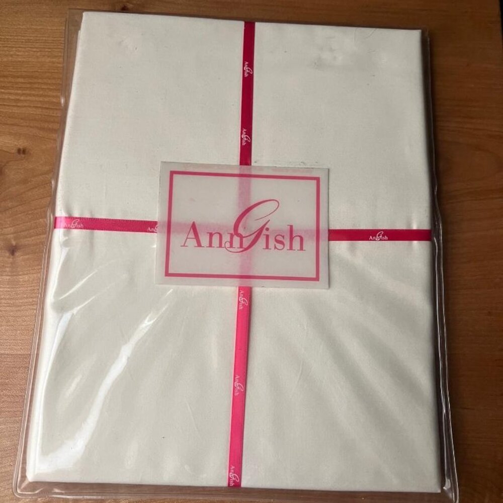 NWT $138 Ann Gish Cotton Sateen STANDARD Pillowcases Set Ivory, Sand Silk Trim